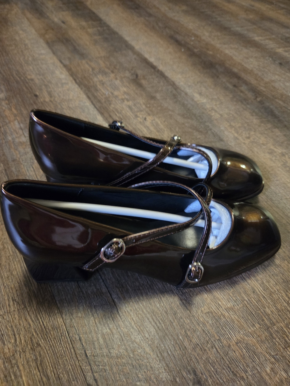 Womenβs Brown Patent Mary Jane Heels